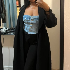 Jeanstopp - Jeans topp, använd en gång. Väldigt snygg och passar perfekt! 