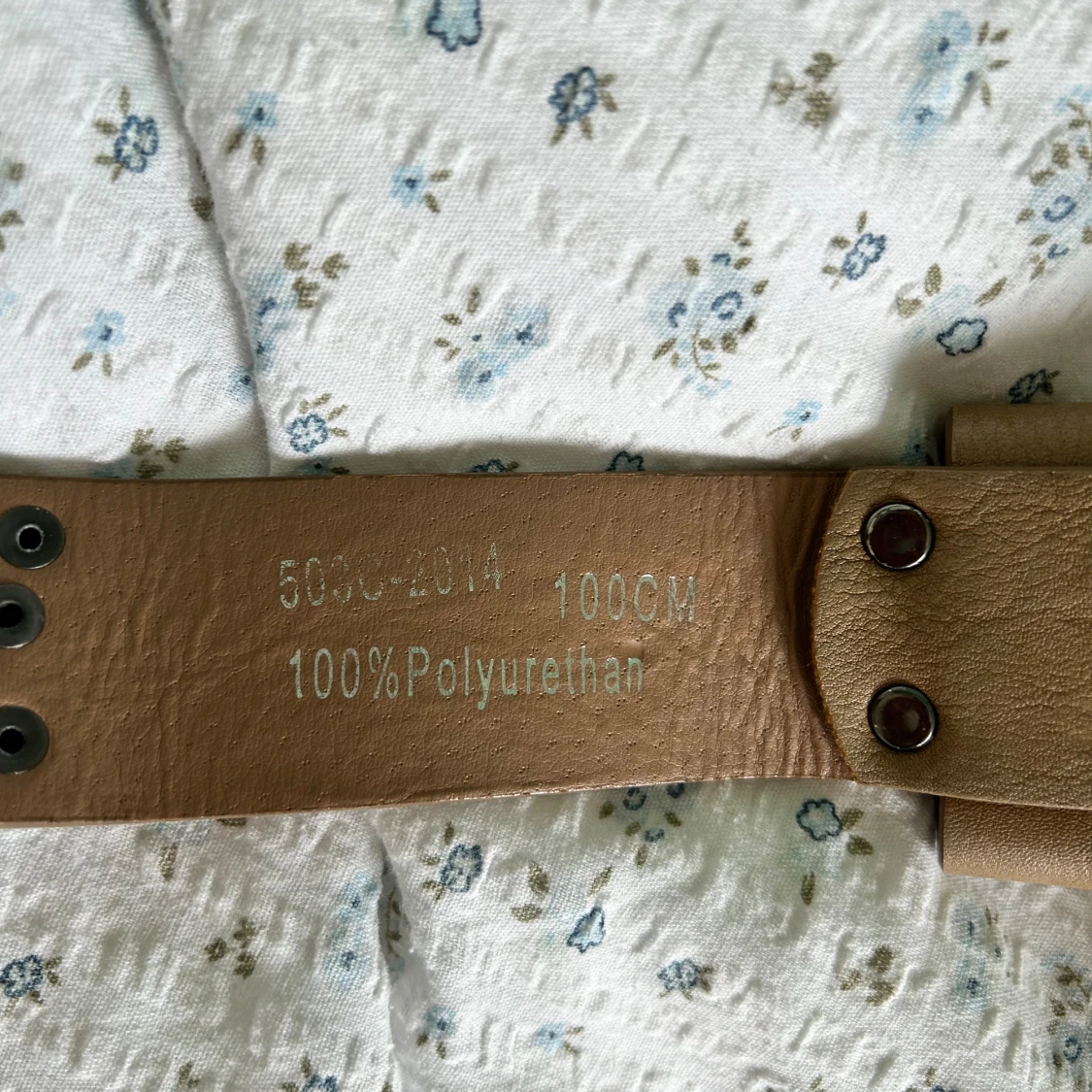 Bälte med nitar  - 91