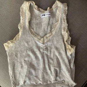 Grått spetslinne - Grått spetslinne i strl XXS, passar XS-S 