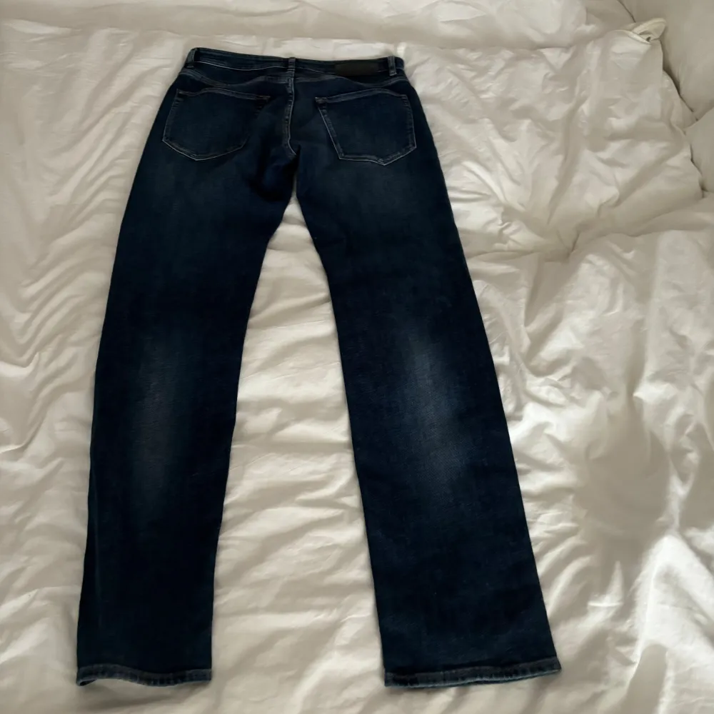Väldigt snygga Hugo boss jeans i bra skick. Jeans & Byxor.