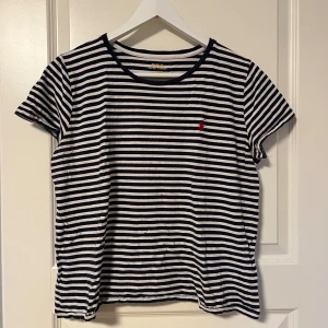 Ralph Lauren T-shirt - Använd ett par gånger - fint skick