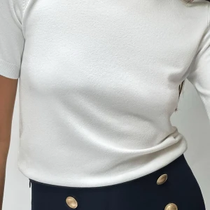 Zara slätstickad bastopp - Kortärmad fin stickad tröja storlek M Aldrig använd Nypris 299kr Pris kan diskuteras vid snabb affär!❤️