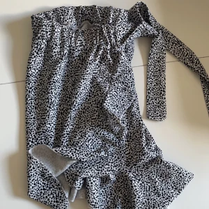 Kjol🤍 - Bra skick✨