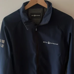 Sail racing jacka vår /sommar - Helt ny använd 1 gång och den är i nyskick bara att skriva vid frågor!