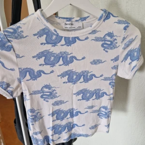 T-shirt  - Den la bara i garderoben, utan att använda 