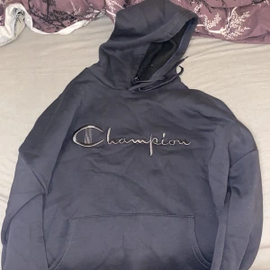 Basic hoodie  - Säkert inte äkta men ändå skön hoodie 