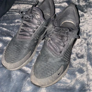 Nike 270 - Äkta! Bra skick, bra pris! Pris kan diskuteras👍🏻