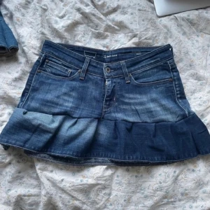 Jeanskjol - Egensydd från förra säljaren, hyfsat skick men superfin💕