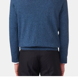 Oscar Jacobsson  - Säljer min Oscar Jacobsson tröja då den inte kommer till användning längre. 