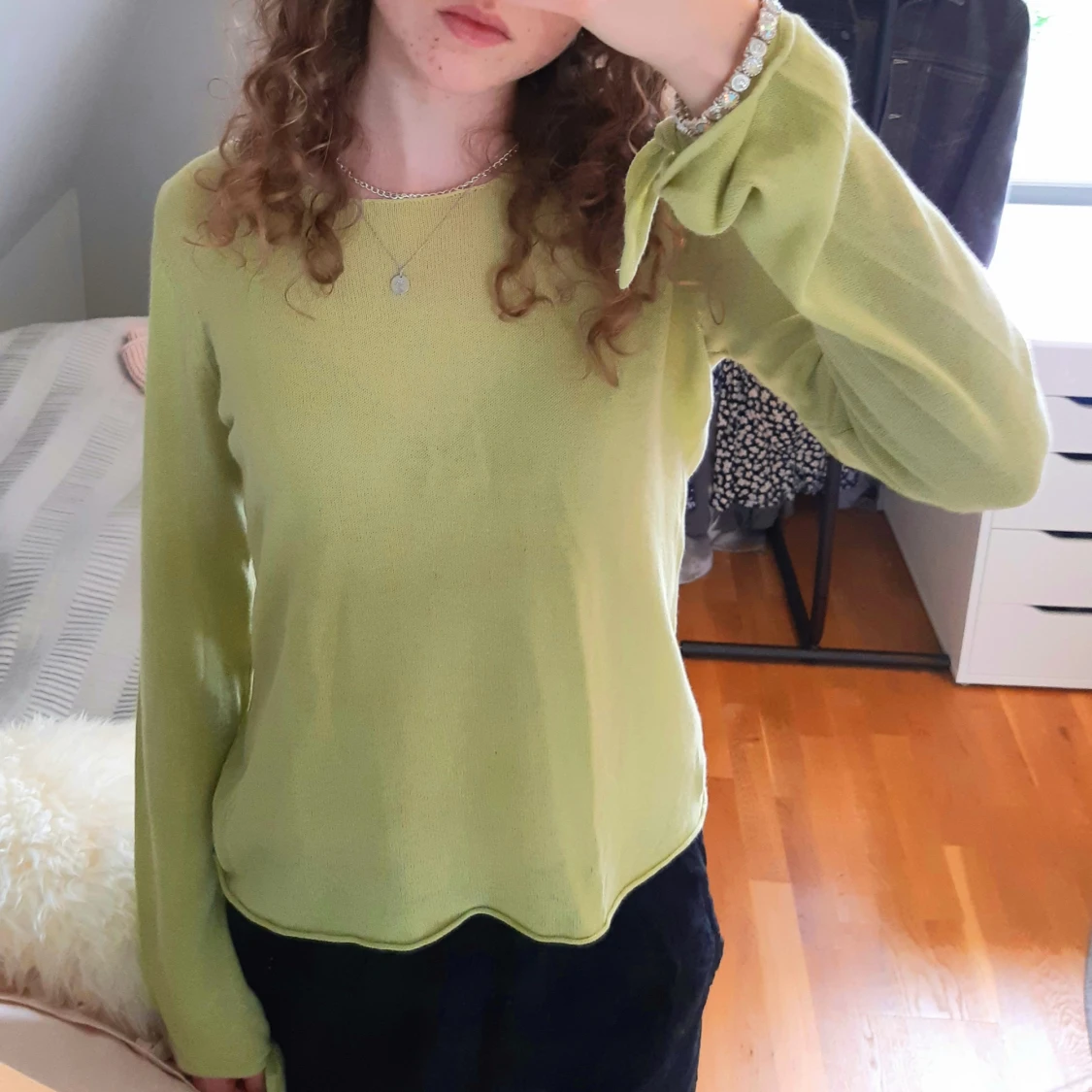 Tunnt stickad tröja - 1