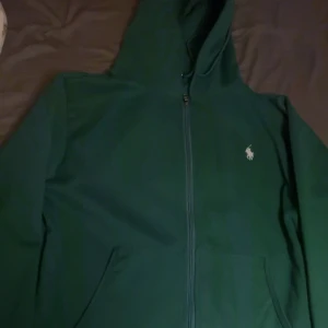 Helt ny polo zip tröja - 10/10  Helt oanvänd  