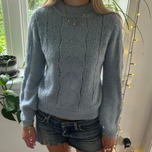 Blå stickad tröja  - Jättesöt blå stickad tröja! 