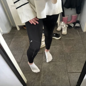 Puma leggings - Träningstights från Puma, använda bara några gånger. Storlek M