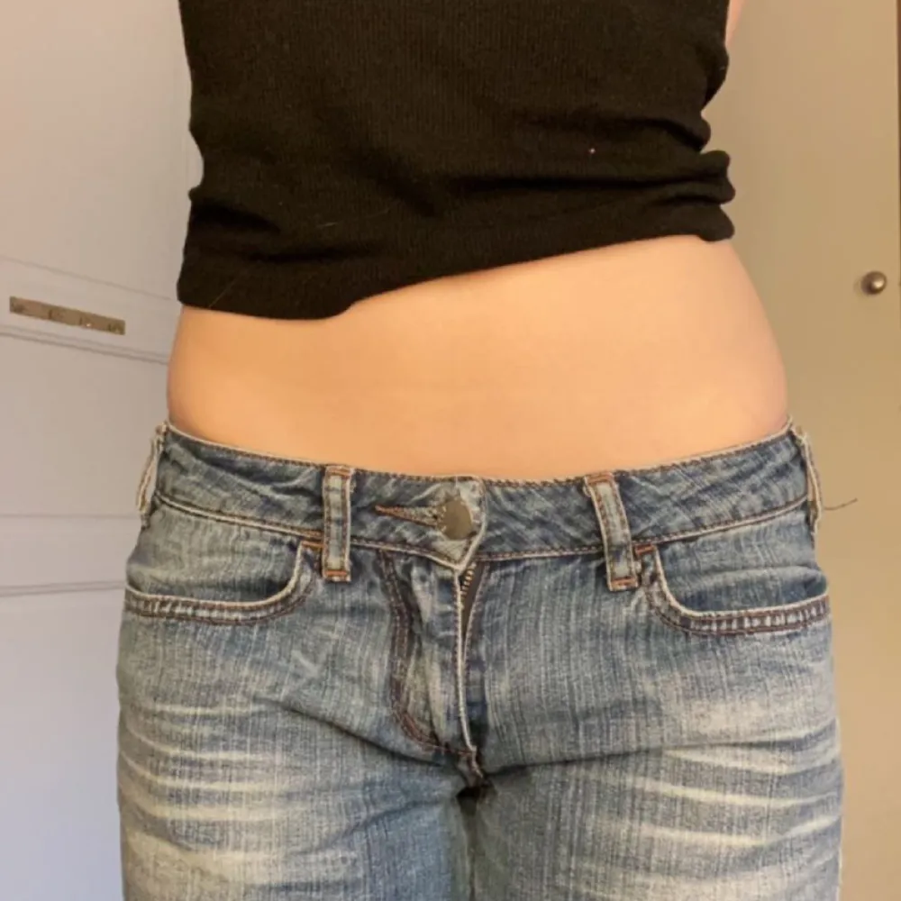 Lågmidjade bootcut jeans från Miss Sixty💞 Jättefina kommer bara aldrig till användning!. Jeans & Byxor.