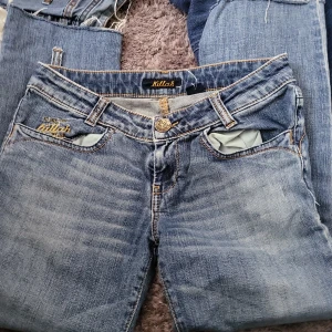 Coola jeans - Jag köpte den i spanin den är lite sönder vi kan diskutera priset 