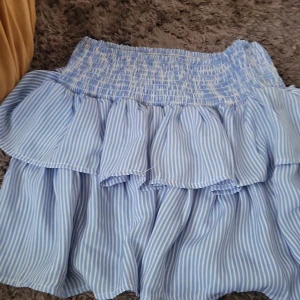 kjol  - Jag köpte den i butik och jag har aldrig på mig den 