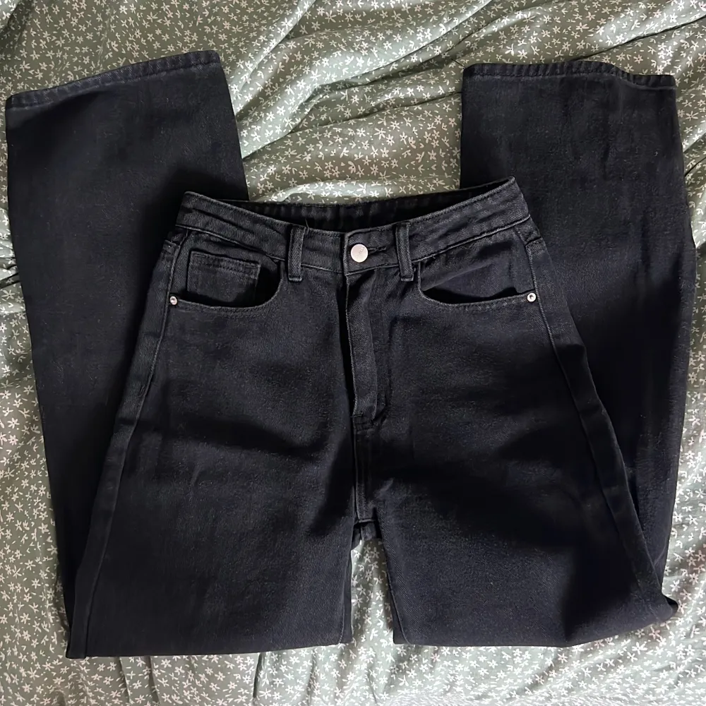 Ett par helt vanliga jeans ja inte länge använder men ganska basis o söta ändå . Jeans & Byxor.