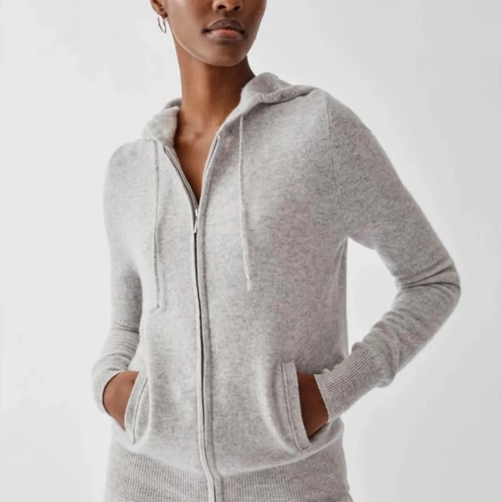 Säljer min gråa soft goat hoodie i storlek s🩷. Tröjor & Koftor.