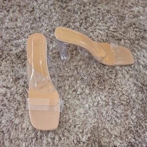 Klackskor  - Super fina klackskor, inga defekter🫶🏼