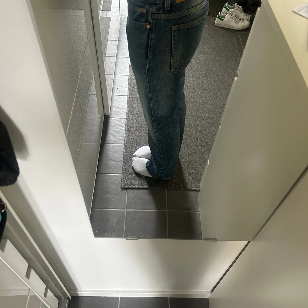 Ett par blå/grå weekday jeans som jag köpte för ungefär ett halvår sedan. Skriv för fler bilder.. Jeans & Byxor.