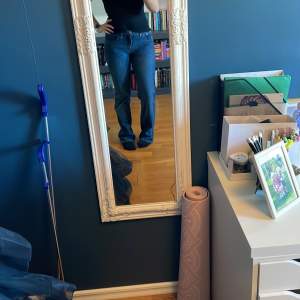 Nya lågmidjade blåa jeans