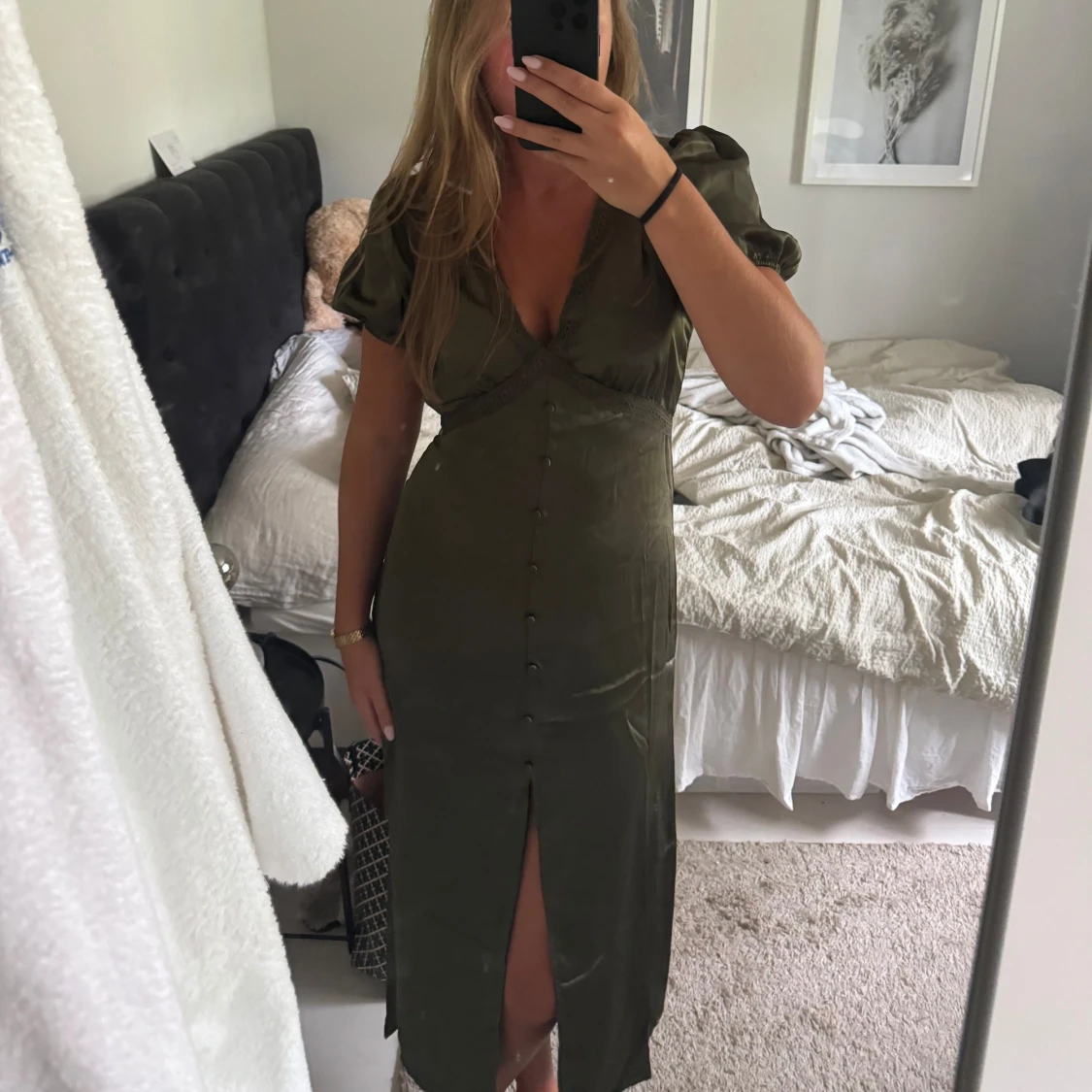 Grön satin klänning