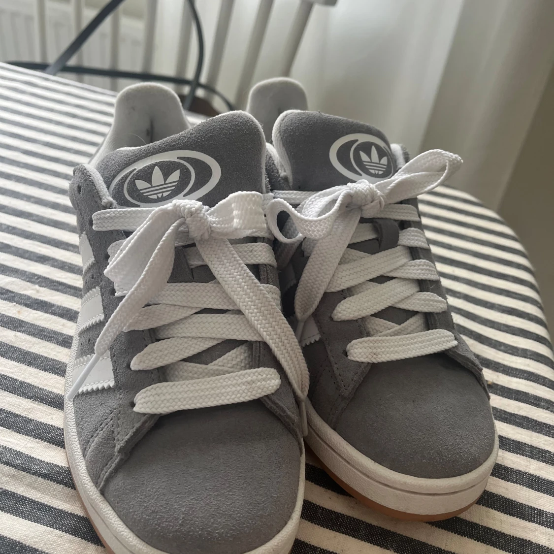 Gråa adidas campus 00s - 91