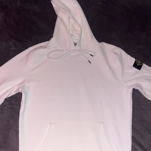 Stone island - Äkta stone island tröja med bra skick använd ett par gånger Pris 1200kf