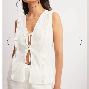 Helt ny topp från nakd  - Helt ny topp från nakd. Använd en gång alltså topp skick. Storlek 36!