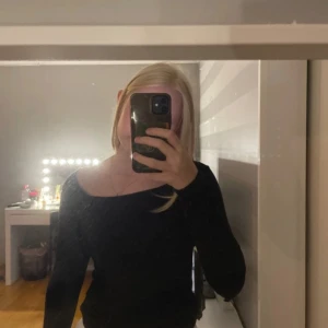 Svart långärmad  - Basic långärmad tröja 🫰🏻