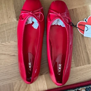 Ballerina skor  - Skit snygga ballerina skor, säljer för att har två par! Aldrig använda❤️