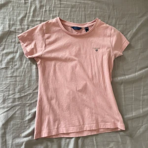 Rosa gant tröja - Super fin rosa gant tröja använd sparsamt och fint skick🥰