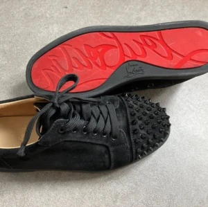 Svarta loubs  - Svarta loubs helt nya jätte fina och fräscha