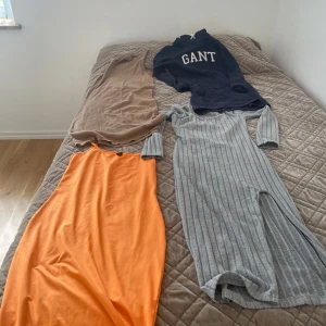 Klänningar  - Säljer dessa 4 klänningar då jag rensar ut. Alla är oanvända men dock har Gant klänning används 2 ggr.