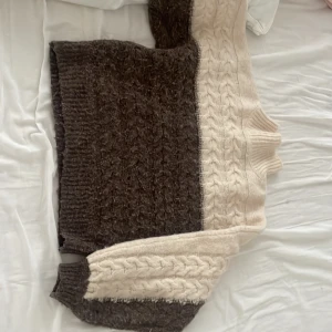 Mysig hösttröja - Jättemysig tröja från vero Moda, perfekt nu till hösten!! Storlek S men passar också XS 