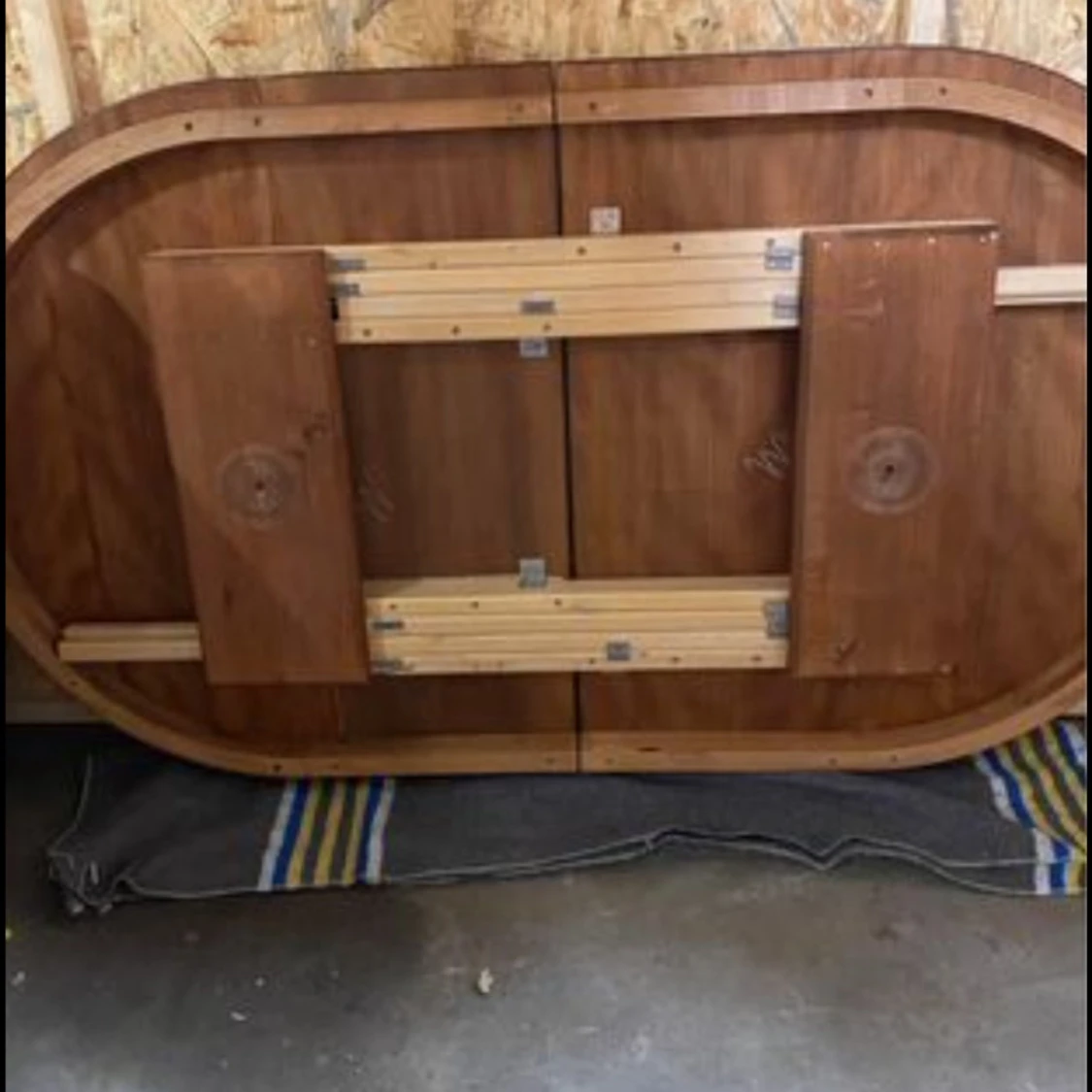 Stort matsalsbord  - 91