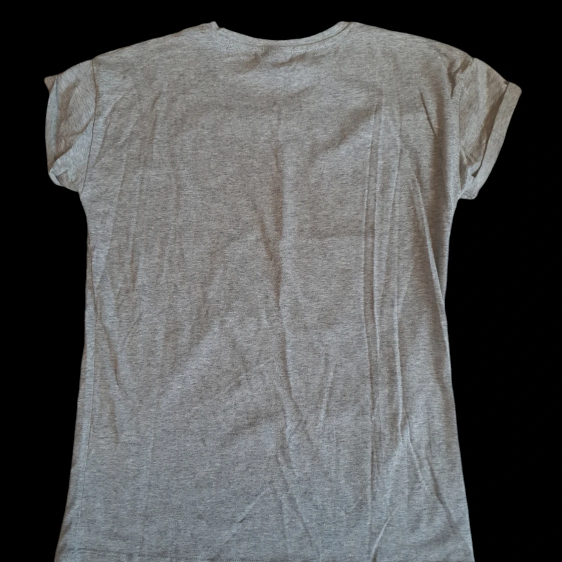 Oanvänd tshirt från Gina tricot stl S - 90