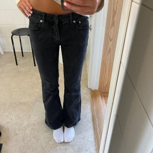 Low waist bootcut jeans.  - Lågmidjade jeans från Lager 157. Jag är 166 cm.