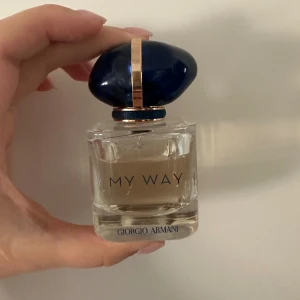 My way Armani  - Parfym från Giorgio Armani 30ml Mer än hälften kvar i flaskan!  Ord pris 695kr säljes för 300kr