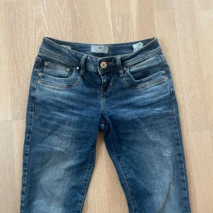 LTB Jeans  - LTB jeans i fint skick i modellen valerie Köpta förra året i storlek 24/30. Knappt använda då jag har ett par liknande. Är öppen för förhandling