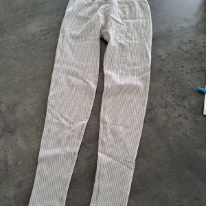 Träningstights - Träningstights  I fint skick  Xxs  Ribbade   Frakt tillkommer 