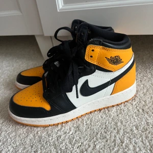 Nike Jordan 1 mid - Använda 1 gång köpta i USA på coolkicks kvitto finns kvar nypris 3500 