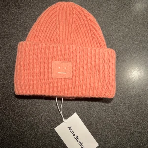 Acne Studios Mössa  - Aldrig Använd