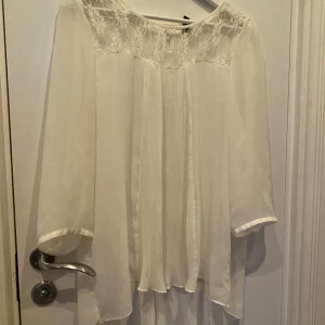 Blus - Två st till salu