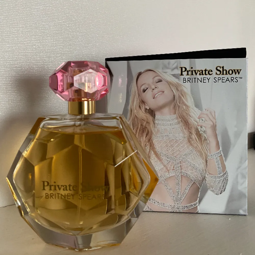 Private show Britney Spears parfym, aldrig använt  50 ml🥰. Parfym.