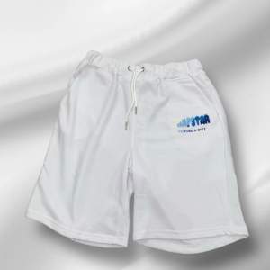 Säljer denna trapstar shorts, passar storleken M och S, byxan är oanvänd och priset kan diskuteras vid snabb 