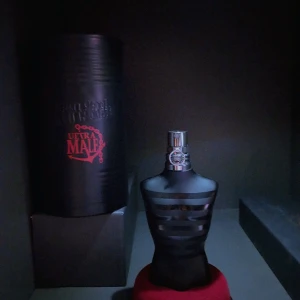 JPG Ultra Male - Byter min JPG ultra male 50/75 ml ungefär. Aldrig förvarat i badrum utan i mörkt rum. Skicka det ni har! VILL BYTA DEN KOSTAR INTE 123 KRONOR