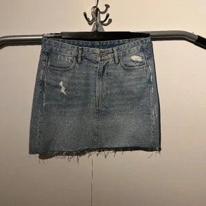 Kjol - Prislapp kvar