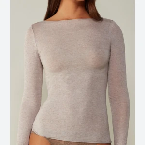 Beige intimissimi tröja - Endast använd 1 gång så precis som ny🥰