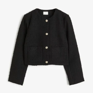 Jacka i bouclé - Slutsåld jacka/kofta i boucle från HM. Endast använd 1 gång så den är som ny🌟 storlek S, nypris 449